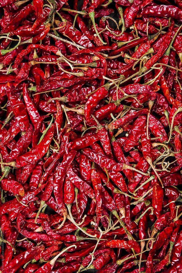 Sun-dried red mirchi
